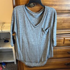 SO Heather Gray Long Sleeve V-Neck Top